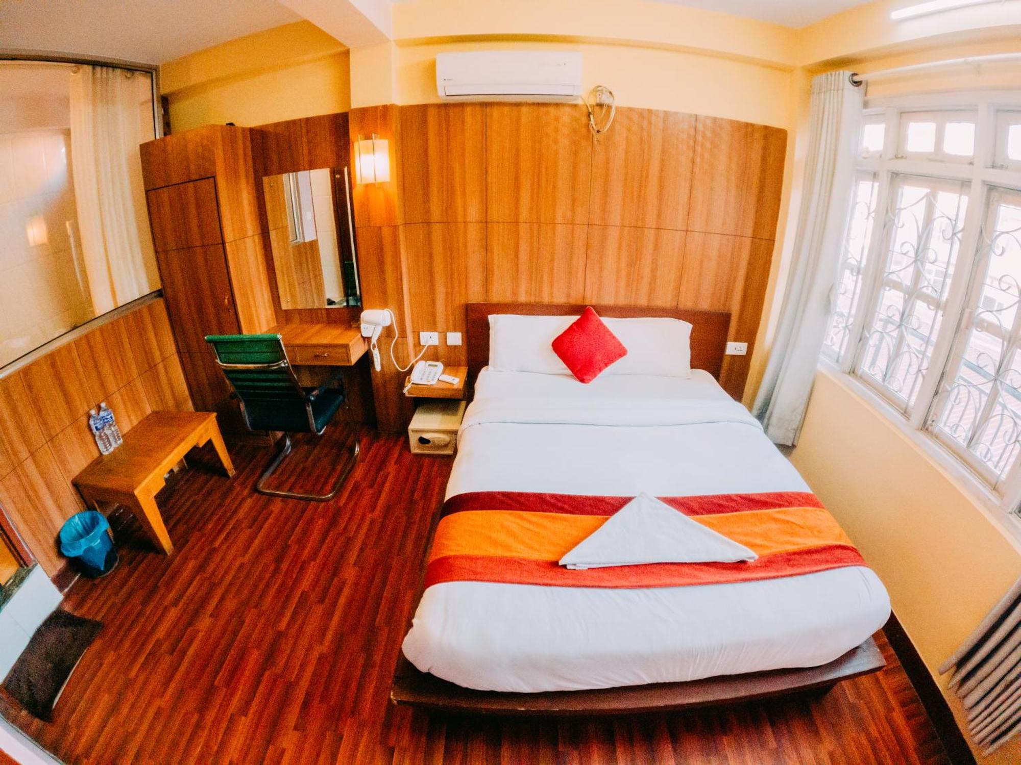 Great Doors Thamel Hotel Katmandu Eksteriør billede